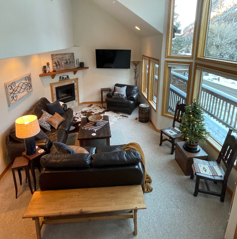 1472 Oak St - Photo 2 of 14