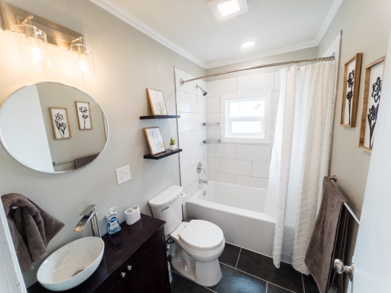 1010 California Ave - Photo 6 of 11