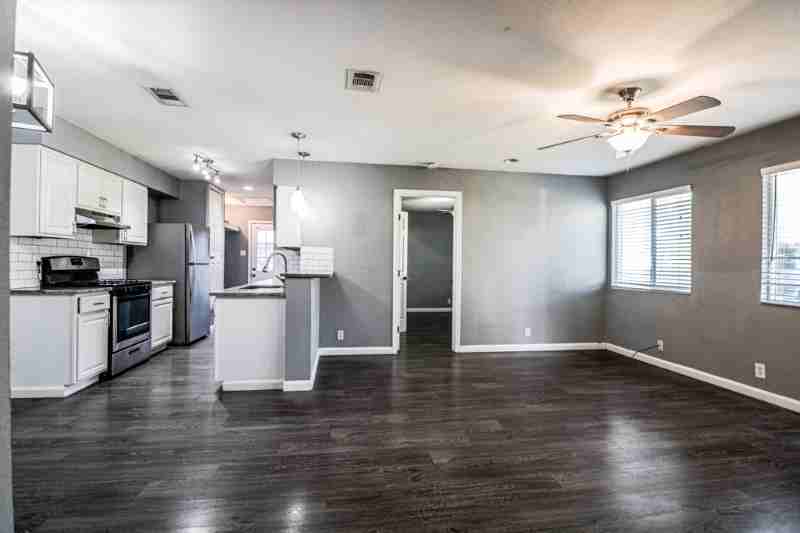 2301 Tern Cir #B - Photo 3 of 16