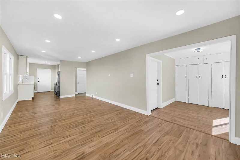 3211 W 121st St #DN - Photo 3 of 10