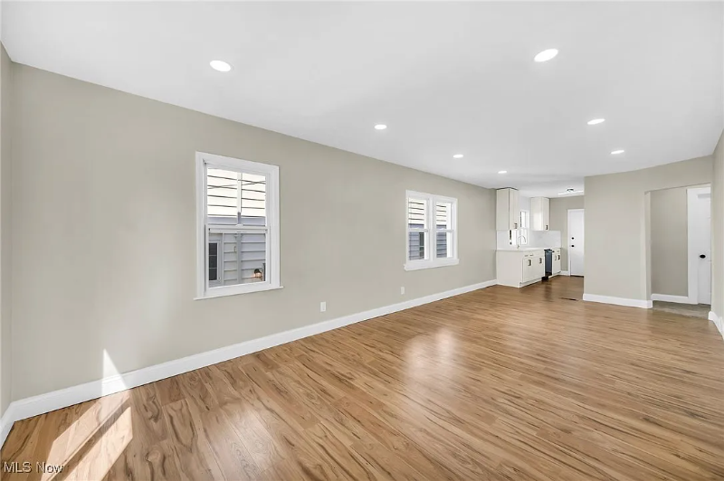 3211 W 121st St #DN - Photo 4 of 10