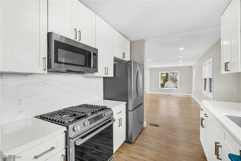 3211 W 121st St #DN - Photo 5 of 10