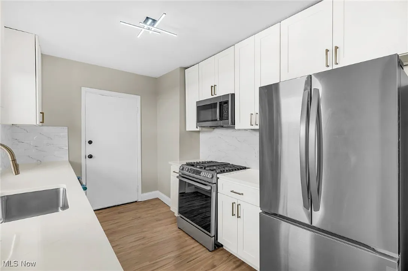 3211 W 121st St #DN - Photo 6 of 10