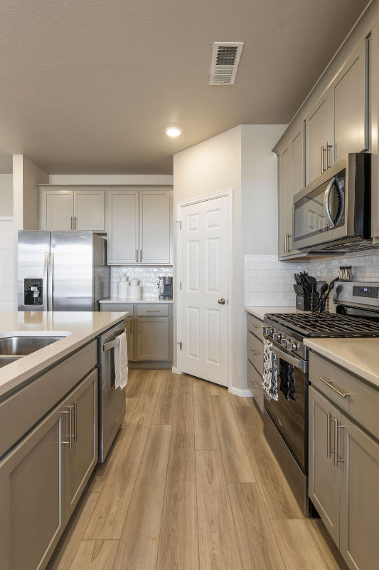 750 N Rome St - Photo 4 of 17