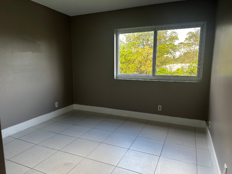 3556 Nw 114th Ter - Photo 4 of 11