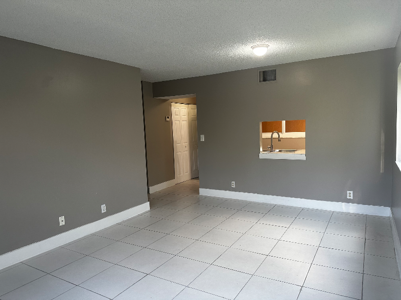 3556 Nw 114th Ter - Photo 6 of 11