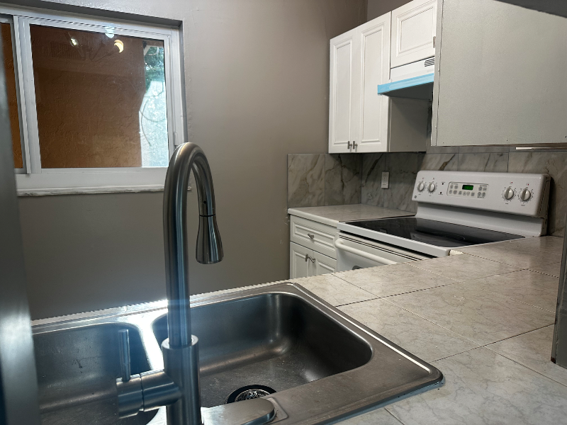 3556 Nw 114th Ter - Photo 7 of 11