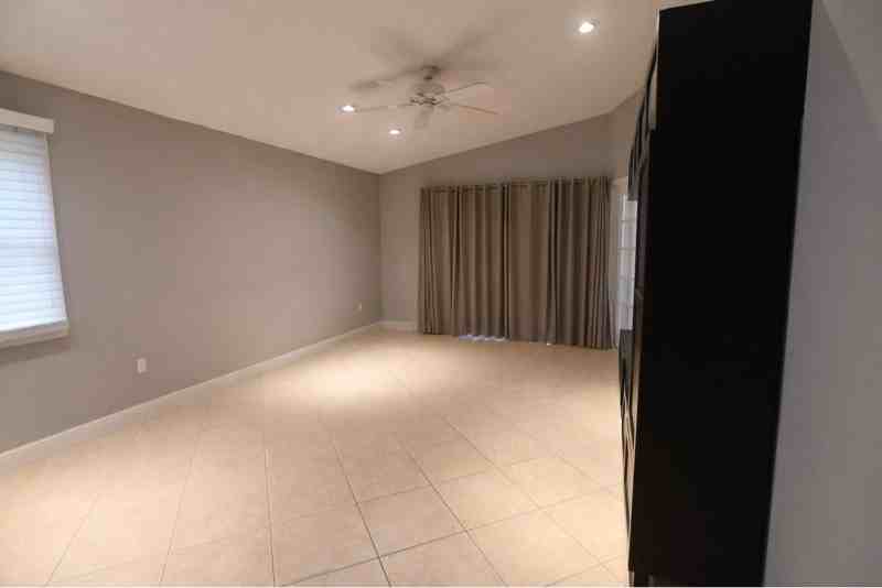 3931 Bearded Oaks Ct - Photo 3 of 9