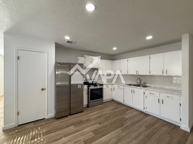 7106 Sunlit Trail Dr - Photo 3 of 17