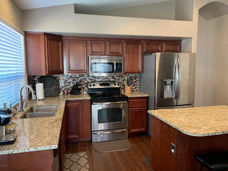 9842 W Salter Dr - Photo 4 of 20