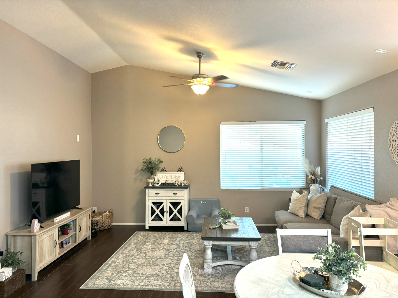 9842 W Salter Dr - Photo 5 of 20