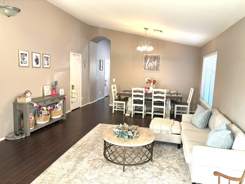 9842 W Salter Dr - Photo 6 of 20