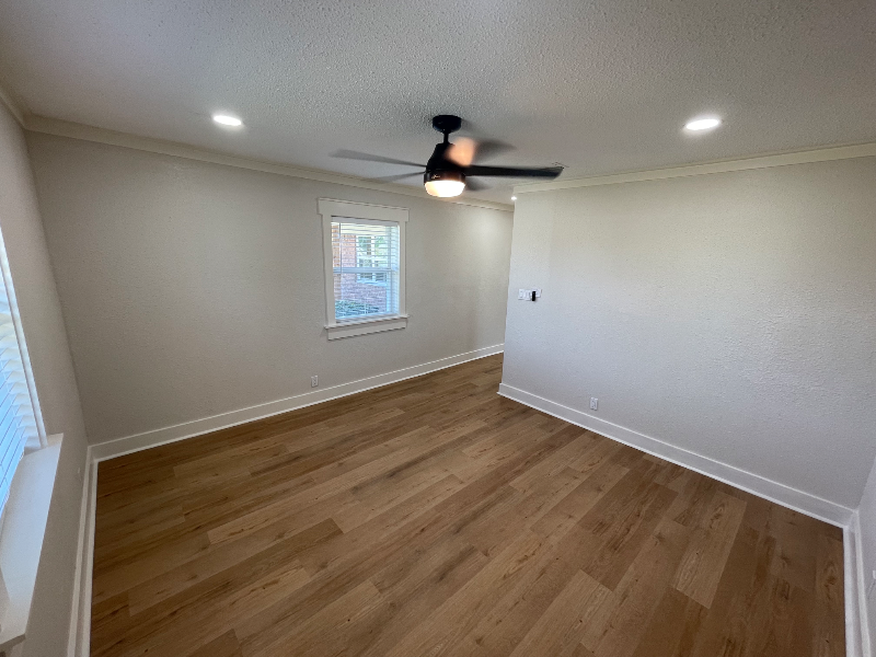 604 12th St Se - Photo 4 of 14