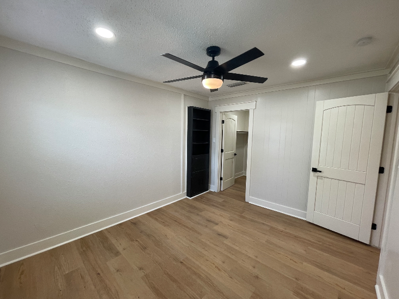 604 12th St Se - Photo 6 of 14