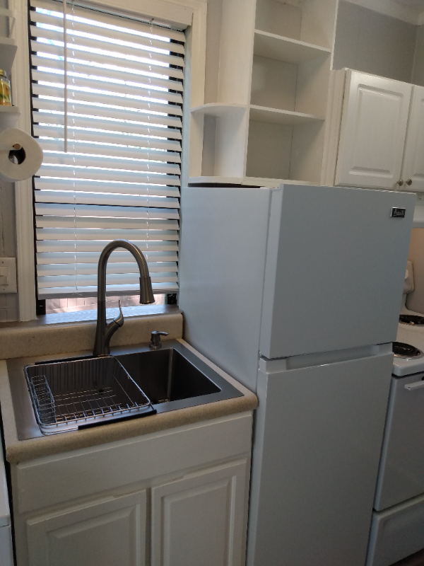 201 Lake Dr #B - Photo 5 of 12