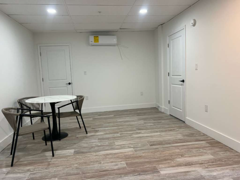 4105 Poinsett Rd #M - Photo 4 of 14