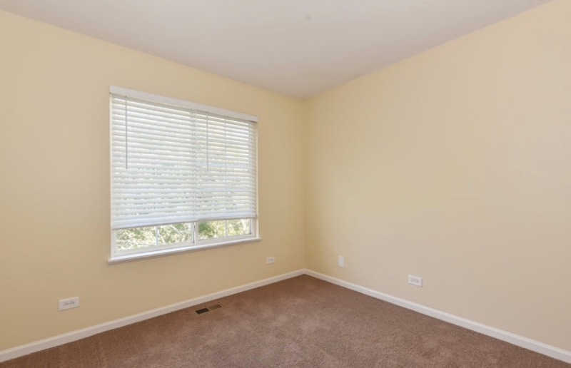 609 N Lyle Ave - Photo 4 of 6