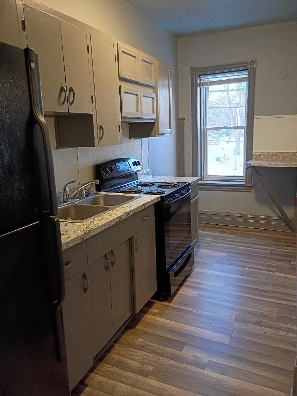 734 Lehman St #2 - Photo 2 of 9