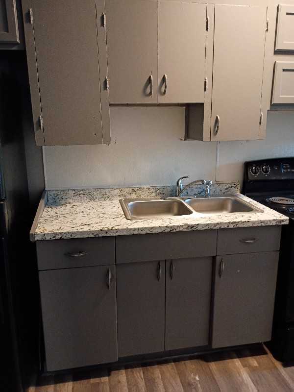 734 Lehman St #2 - Photo 3 of 9