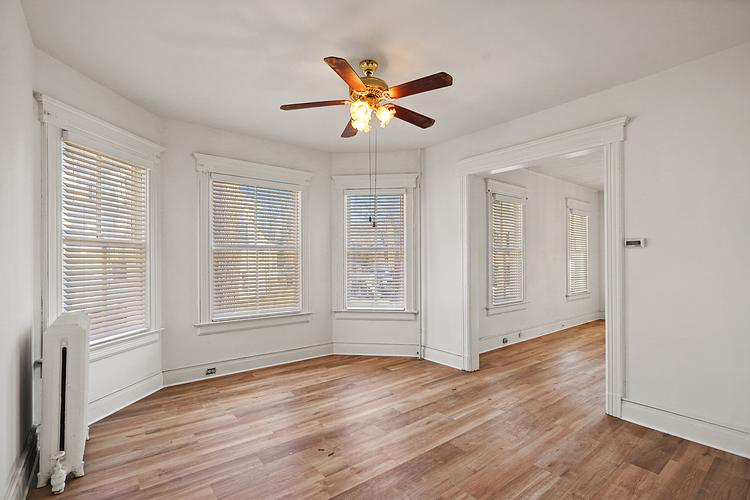 46 Old Bedford Rd - Photo 3 of 8