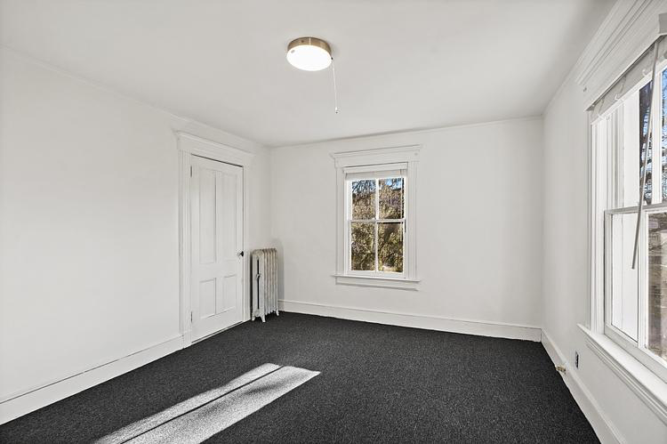 46 Old Bedford Rd - Photo 6 of 8