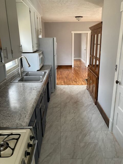 505 N 3rd St - Photo 4 of 14