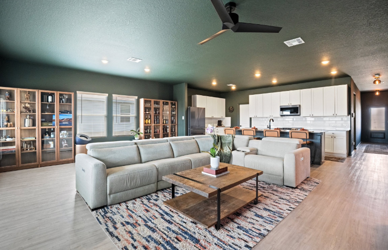 808 Riviera Ct - Photo 2 of 6