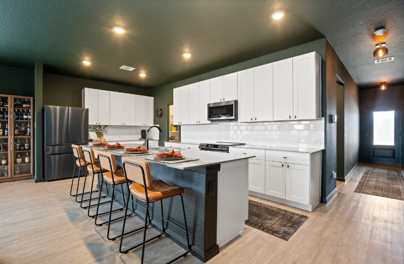 808 Riviera Ct - Photo 3 of 6