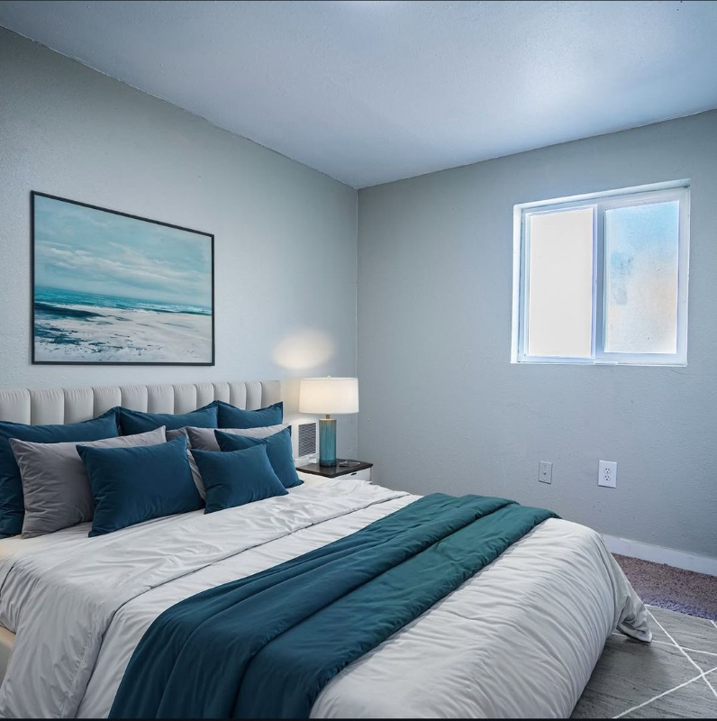 1507 W 17th St - Photo 5 of 8