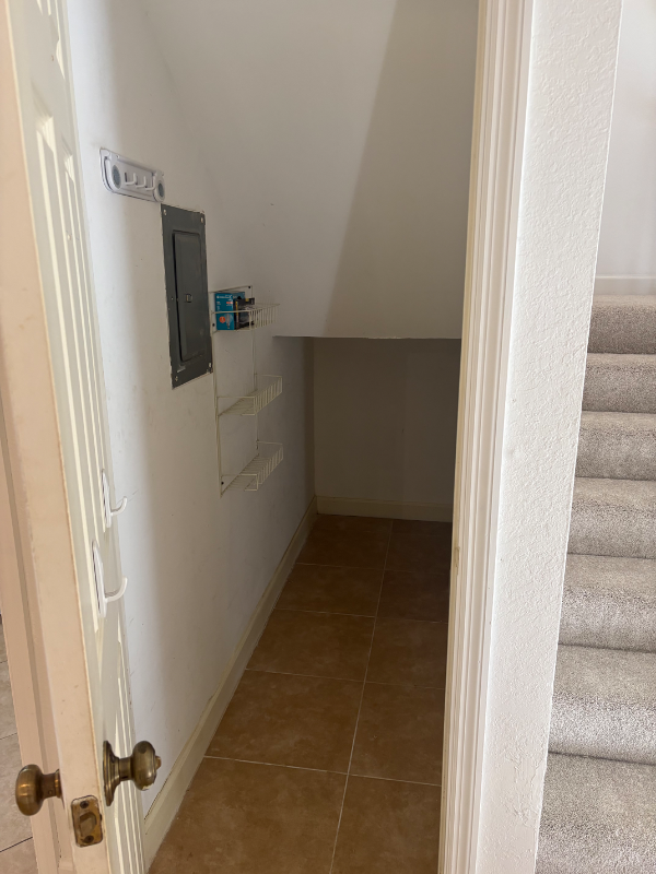 607 6th Ct - Photo 4 of 17