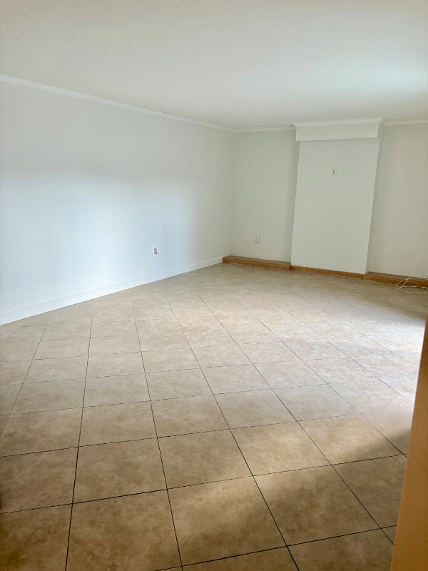 607 6th Ct - Photo 5 of 17