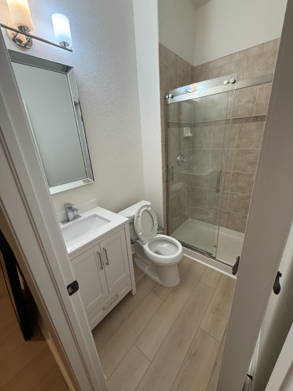 5242 Oak Hollow Dr - Photo 2 of 7