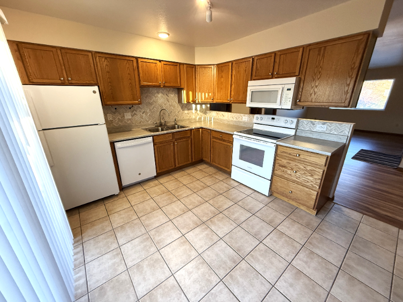 3006 Illinois Ave #B - Photo 4 of 16