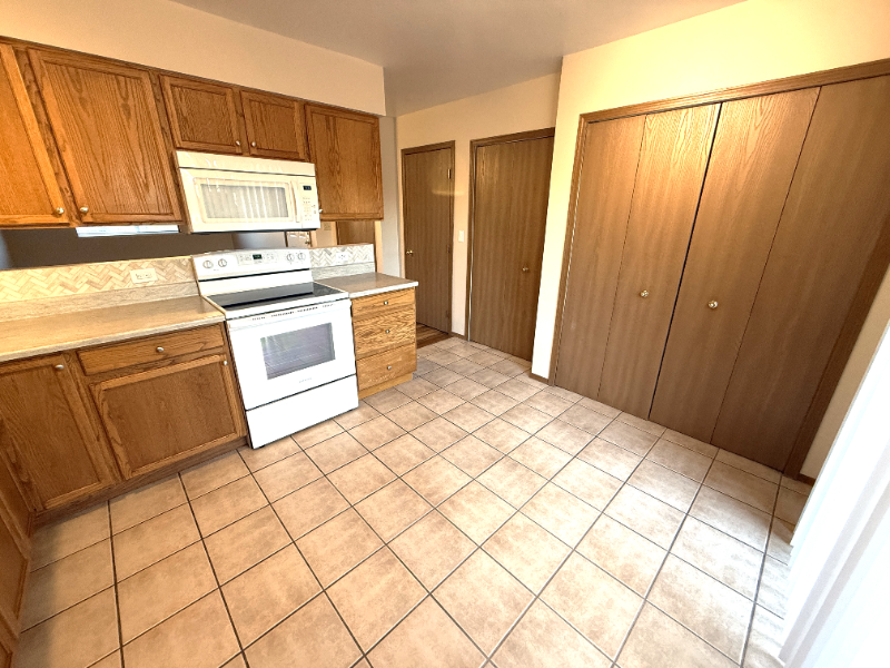 3006 Illinois Ave #B - Photo 5 of 16