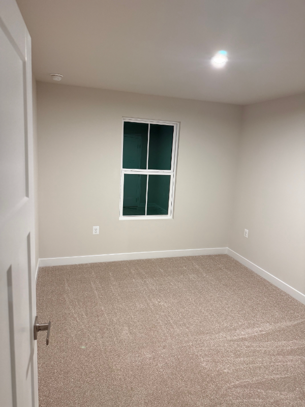 18423 Centennial Cir - Photo 4 of 13