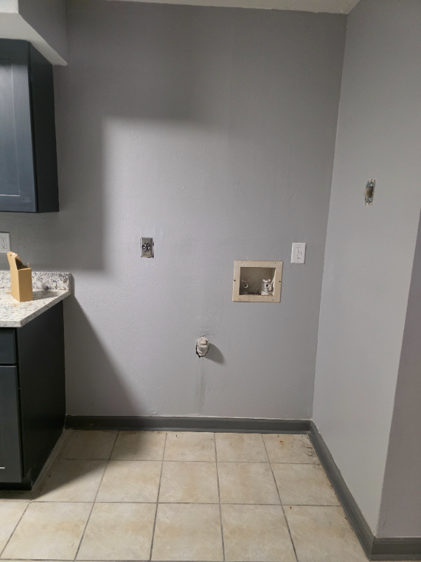 7819 Sail St - Photo 5 of 19