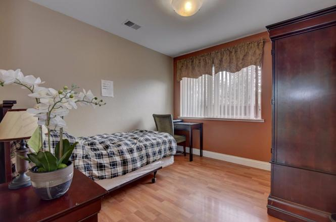 1103 W Latimer Ave #1 - Photo 4 of 5