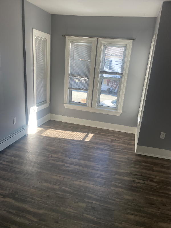 118 Main St - Photo 3 of 7