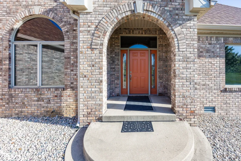 256 W Brookville Rd - Photo 2 of 18