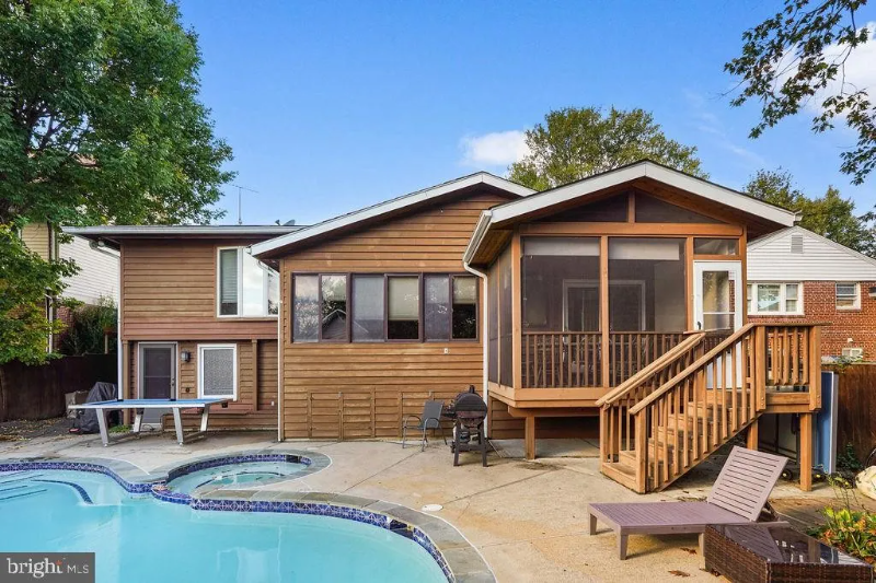 5110 Flanders Ave - Photo 2 of 20