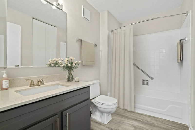 102 Forest Pl - Photo 4 of 9