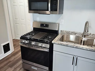 83 Grand Ave #4 - Photo 2 of 8