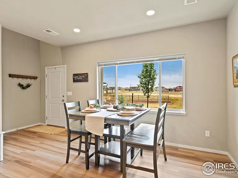 3682 Ronald Reagan Ave - Photo 4 of 20