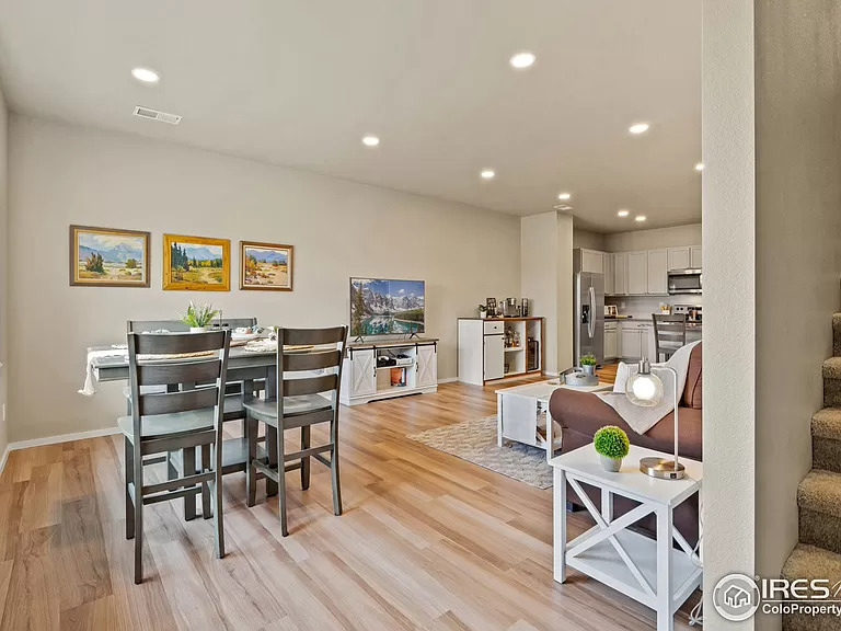 3682 Ronald Reagan Ave - Photo 5 of 20