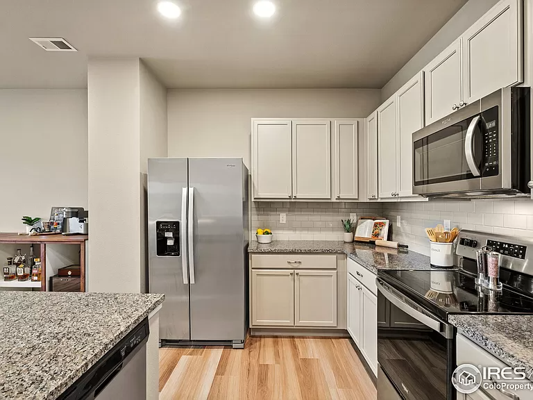 3682 Ronald Reagan Ave - Photo 6 of 20