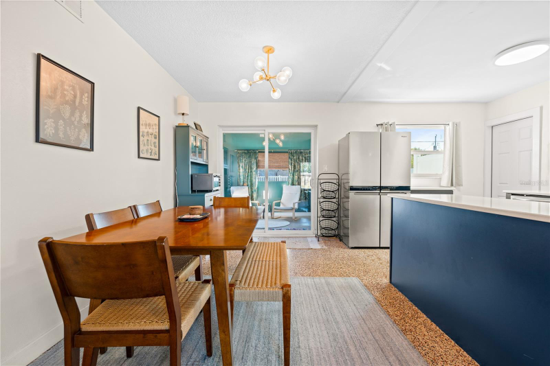 6227 Columbia Dr - Photo 6 of 19