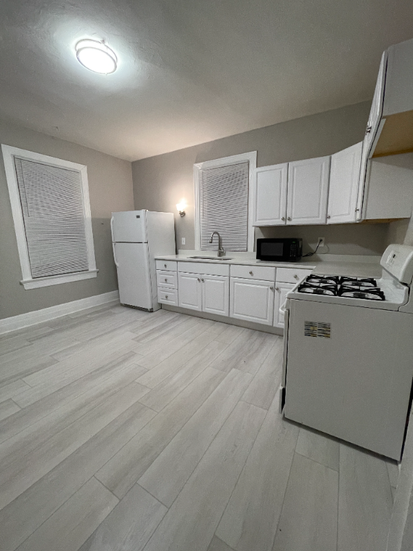 170 Woolper Ave #2 - Photo 5 of 18