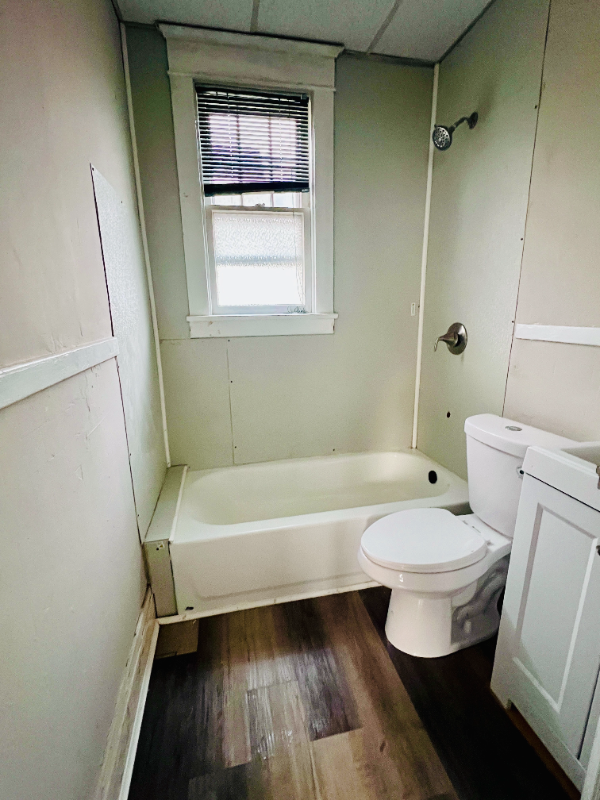 197 Cable St - Photo 5 of 7