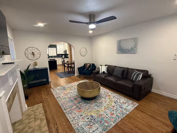 1233 Ne 14th St - Photo 3 of 15