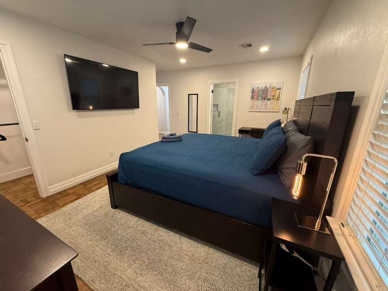 1233 Ne 14th St - Photo 7 of 15